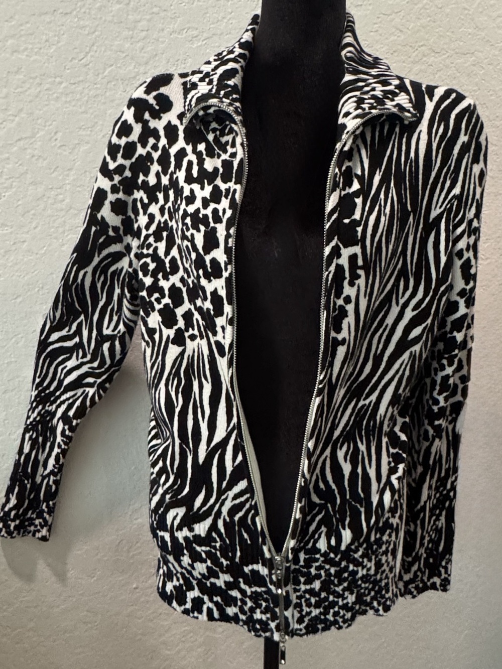 Boston Proper Mixed Animal Proper Zip Up Cardigan Jacket Black & White Size L